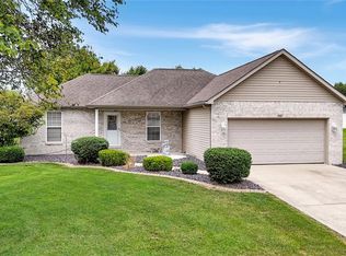 262 Newport Dr, Aviston, IL 62216