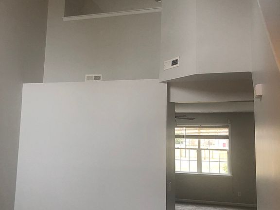4th image of 705 Daniel Lindsey Ct