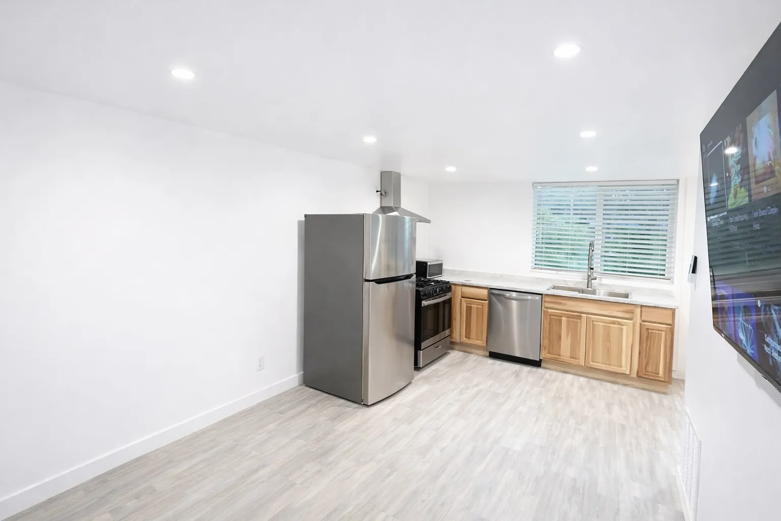 1 bed, $2,250 — Photo 4