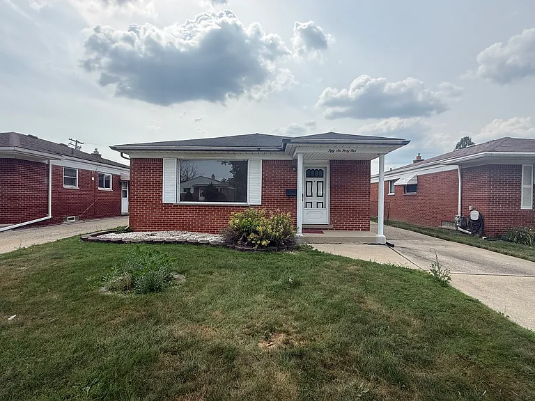 5645 Centralia St — Photo 1
