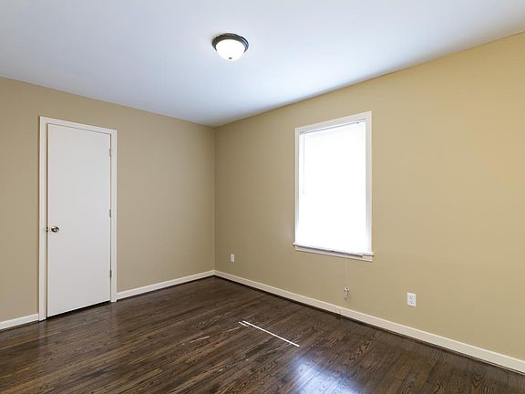 5th image of 1011 Heflin Ave W