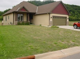 549 Cedar Dr, Lake City, MN 55041