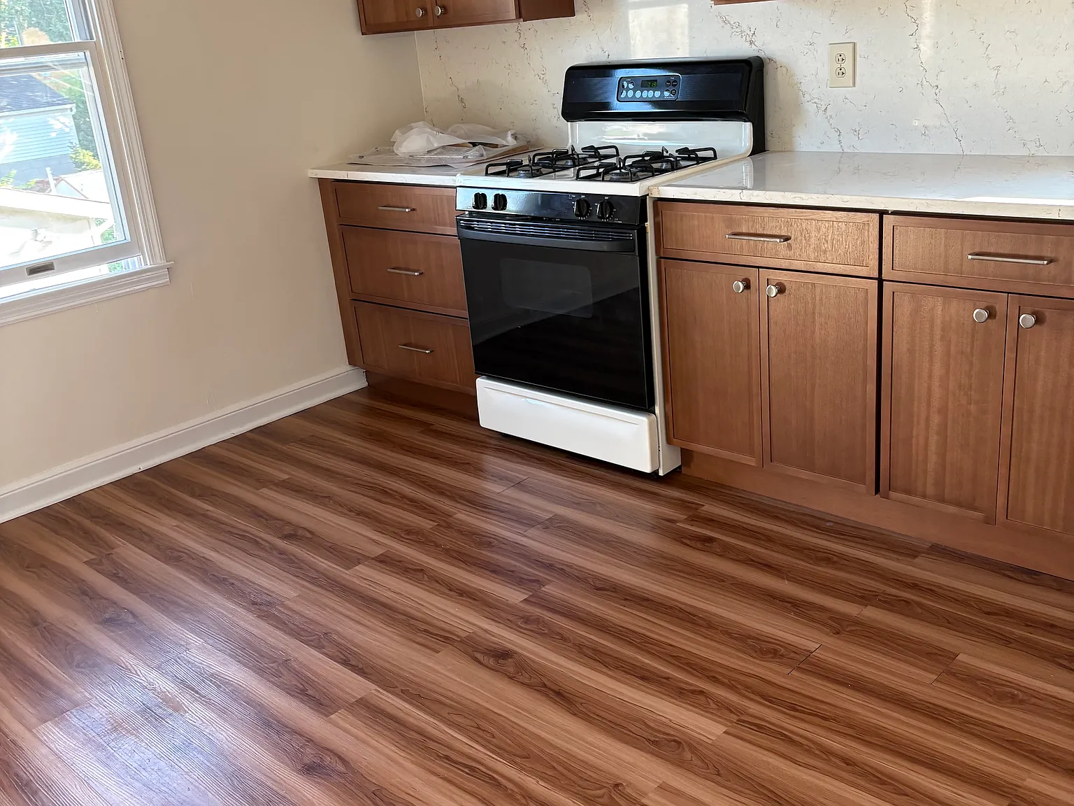 2 bed, 900 sqft, $2,650 — Photo 3