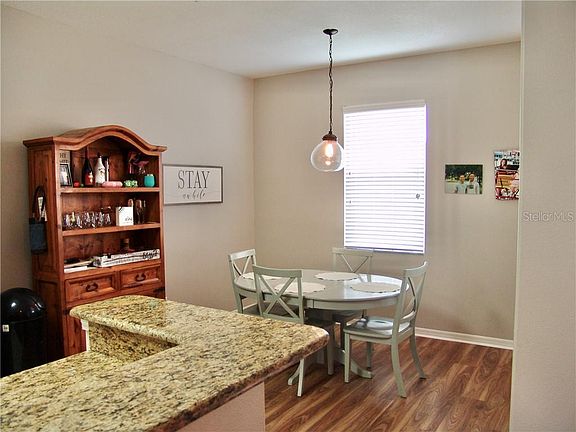 4th image of 1306 Priory Cir