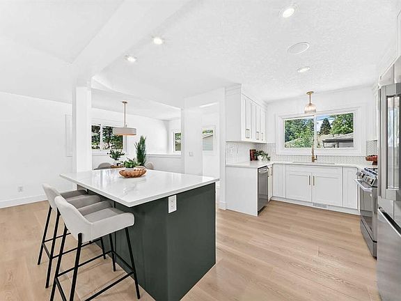 5th image of 4139 Bowlen St SE