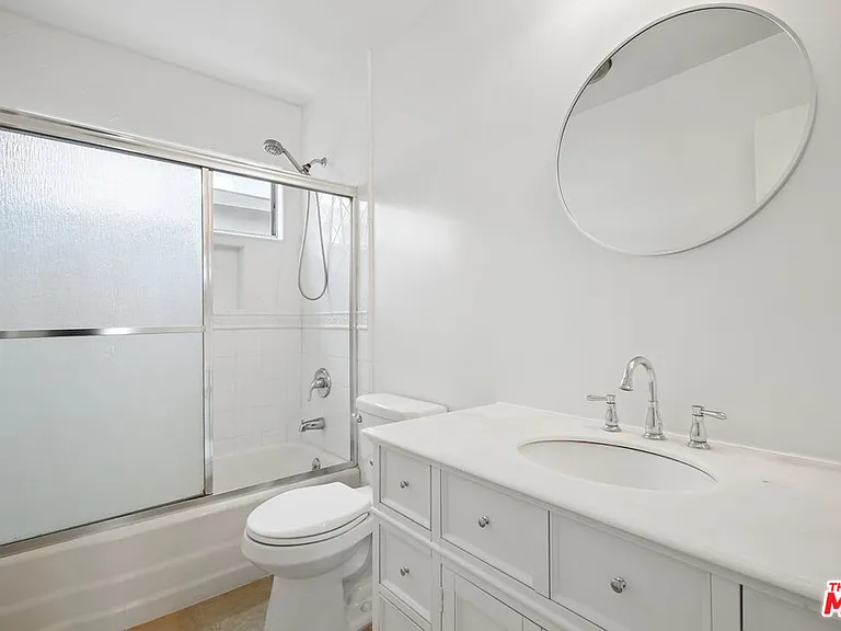 7540 Hampton Ave #206 — Photo 10