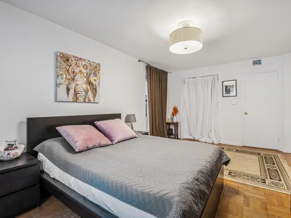 75-02 Austin Street image 12 of 16