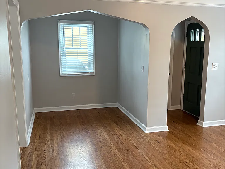 1324 S 51st Ave — Photo 5