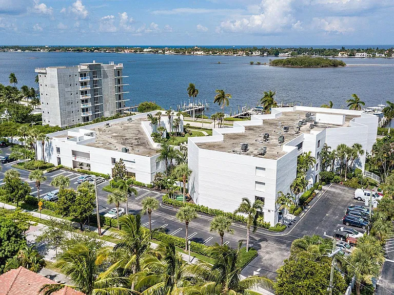 3701 S Flagler Dr #B303 — Photo 2