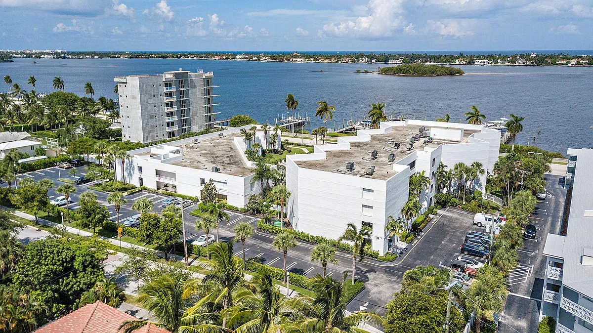 Building Photo - 3701 S Flagler Dr #B303