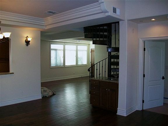 Woodbridge ph7 living room