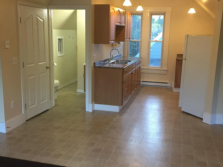 4 Pond St — Photo 3