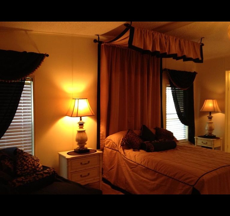 Master bed with 2 walk in cl