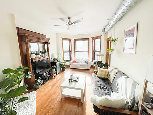3339 N. Lincoln Ave. Photo 1