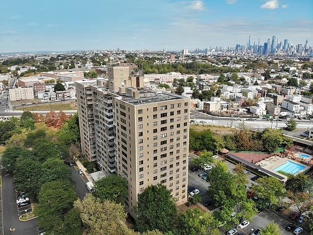 1st image of 201 Saint Pauls Ave APT 9F