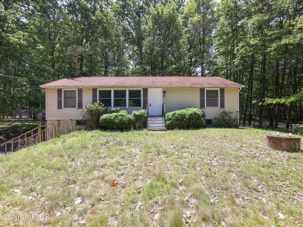 5171 Hummingbird Dr, Pocono Summit, PA 18346