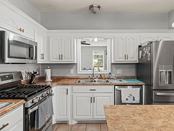 3rd image of 41 Harding Rd