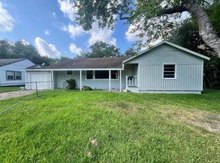 2502 N Houston Dr, La Marque, TX 77568