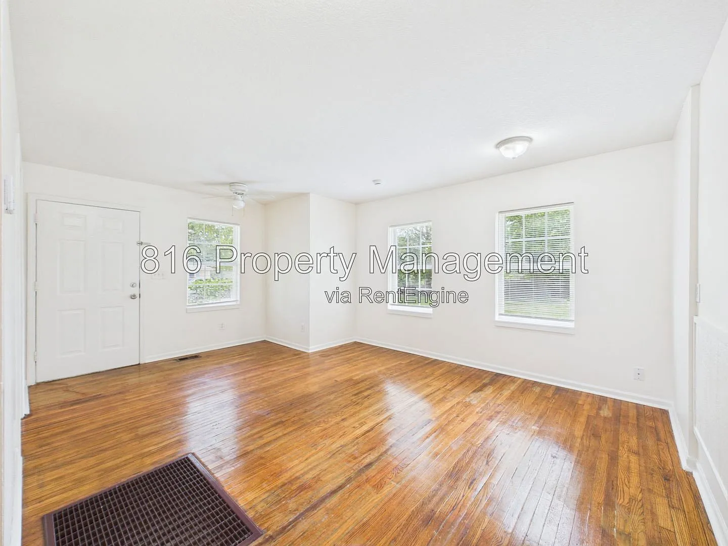 2 bed, 1.0 bath, 740 sqft, $1,200 — Photo 2