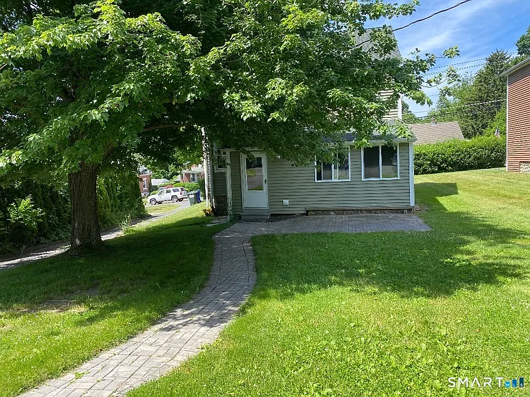 304 Buckingham St — Photo 10