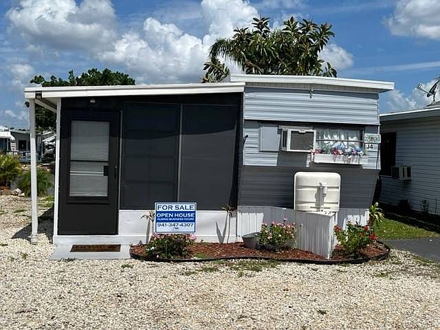1st image of 3701 Baynard Dr #J4