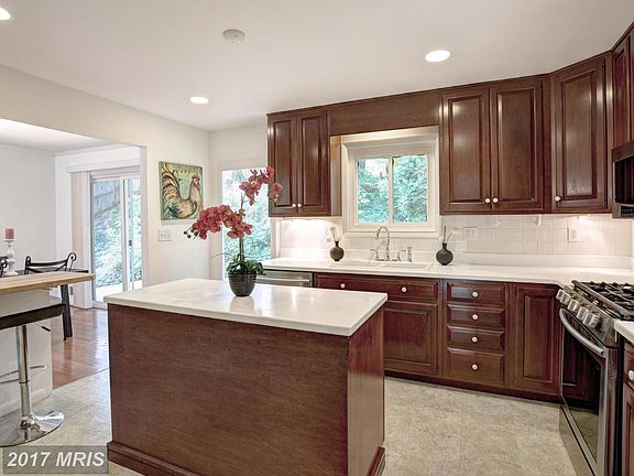 4th image of 5102 Southampton Dr