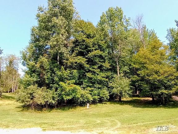 4th image of 61 Knights Cir