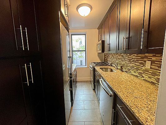 1st image of 414 W 44th St APT 4E