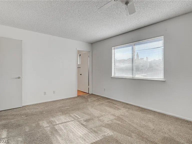 707 Honeybee Ct — Photo 27