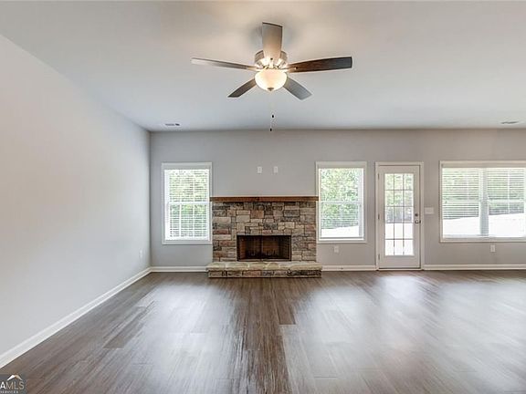 5th image of 1321 Campbell Ridge Rd