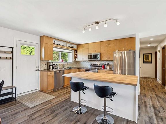 3rd image of 215 E Silver Valley Rise NW