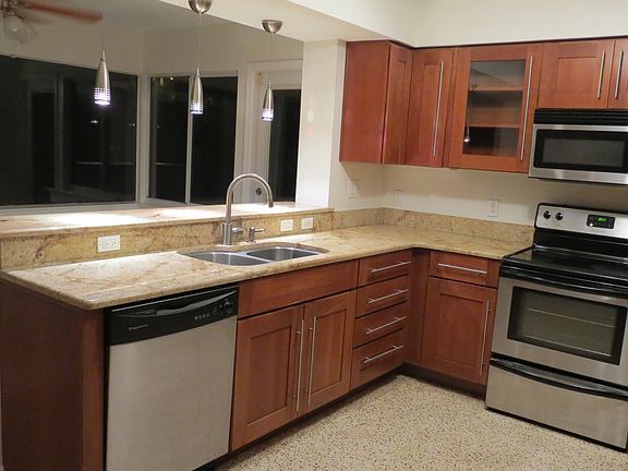 3rd image of 715 47th St