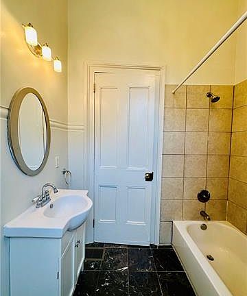5th image of 1006 Hagan St