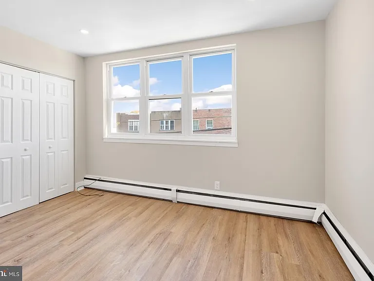 2946 S 15th St — Photo 33