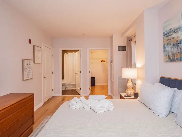 922 Beacon St #23C — Photo 4