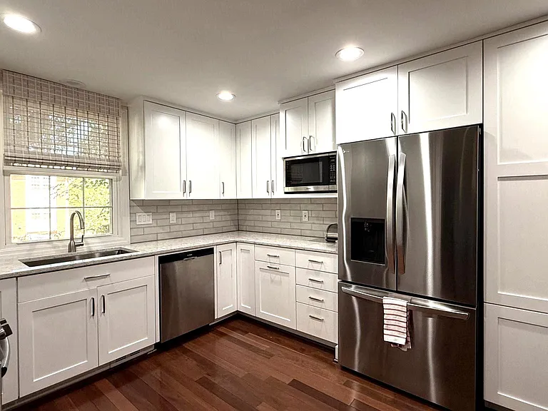 2020 Hopewood Dr — Photo 3
