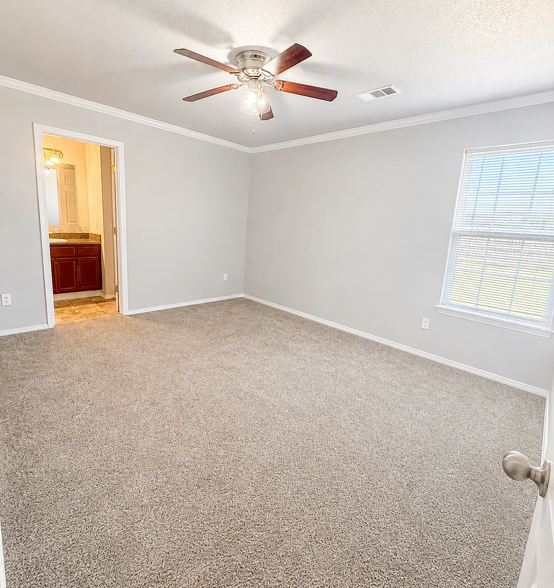 306 Colony Ct — Photo 4