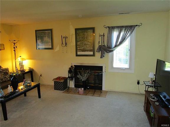 4th image of 1106 Nutmeg Dr