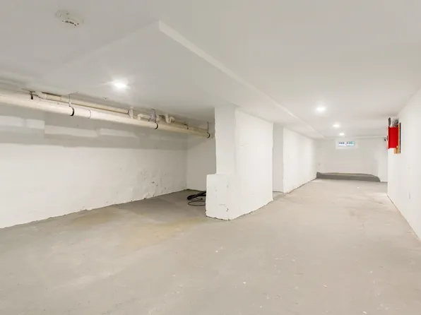 211 Summit Avenue image 16 of 16