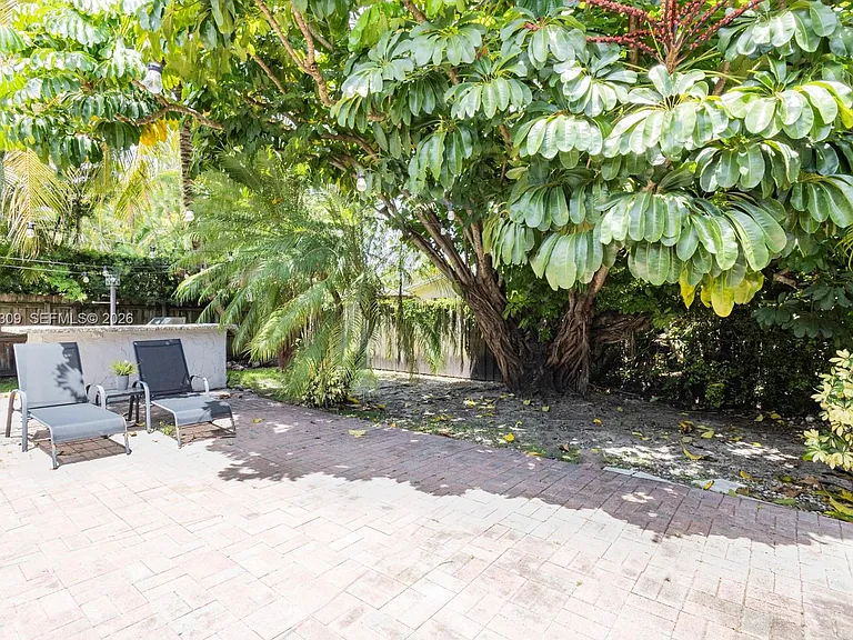 8315 SW 62nd Ct — Photo 9