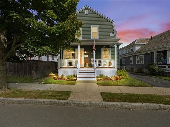 2nd image of 287 Wood St