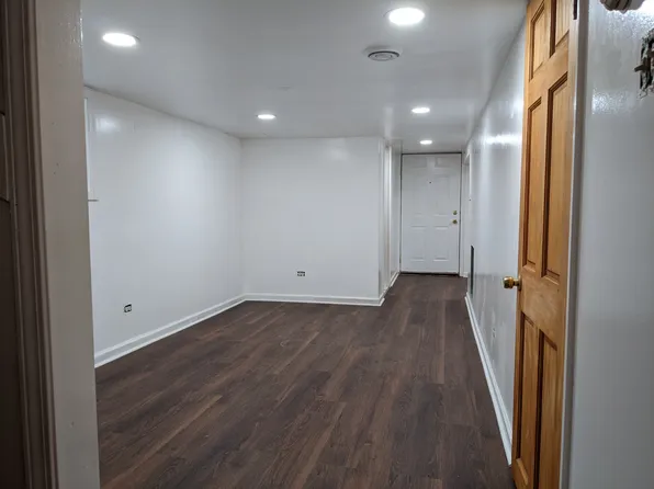 5719 W Giddings St, Chicago, IL 60630