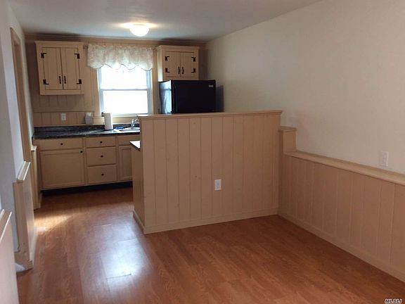4th image of 45 Center St