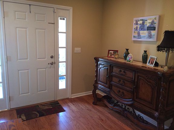 3rd image of 2051 Country Hills Dr