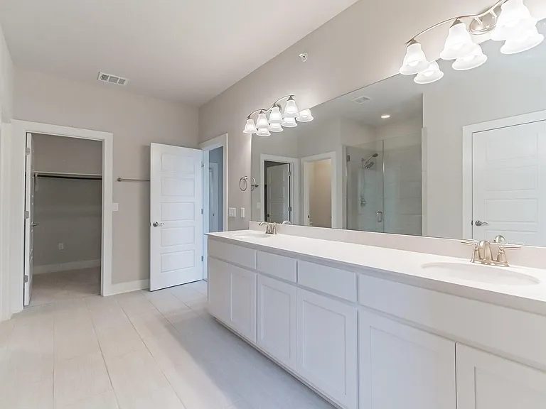 13800 Lyndhurst St #221 — Photo 25