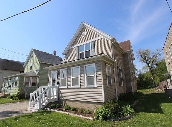 3rd image of 126 1st St
