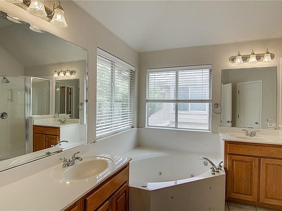4th image of 2900 Cashell Wood Dr