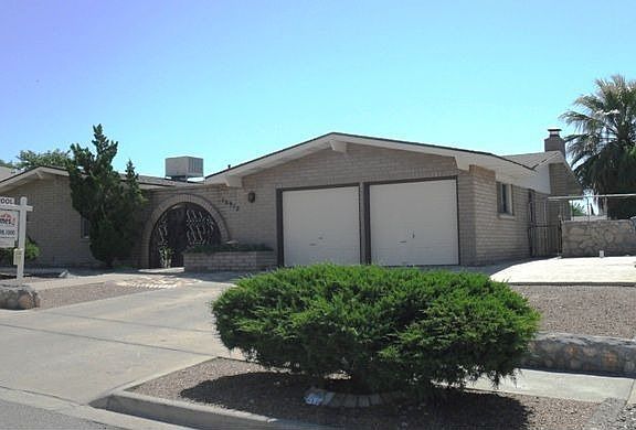 2nd image of 10912 Lakewood Ave