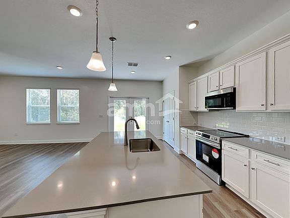 5th image of 27082 Saint Andrews Ave