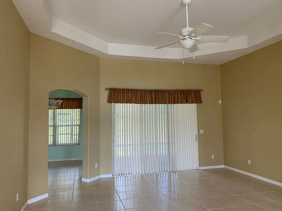 12934 Colonnade Cir